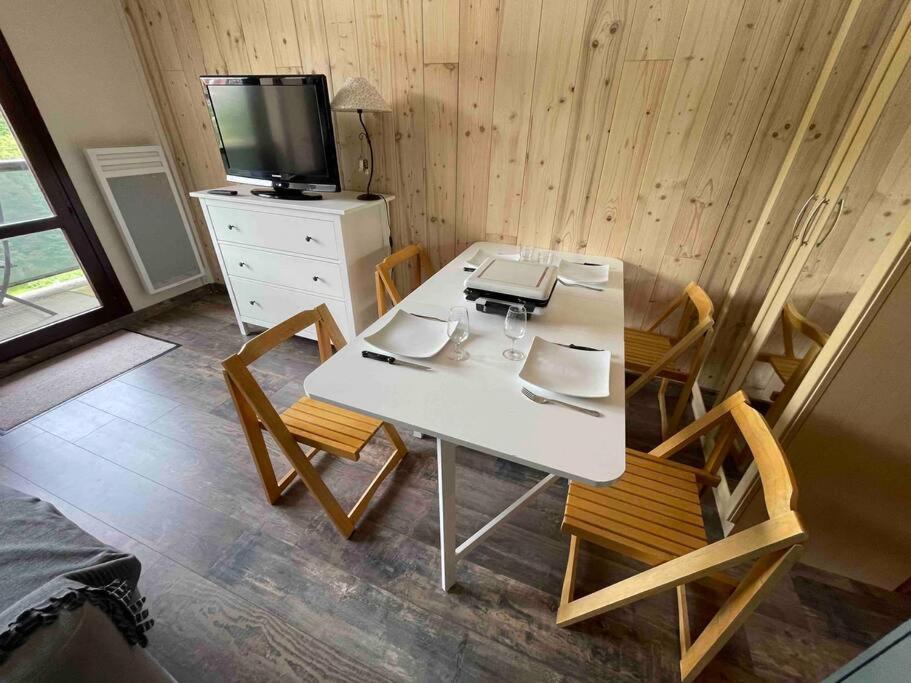 Studio Refait A Neuf Avec Balcon - Famille - Parking Couvert Chamrousse Dış mekan fotoğraf